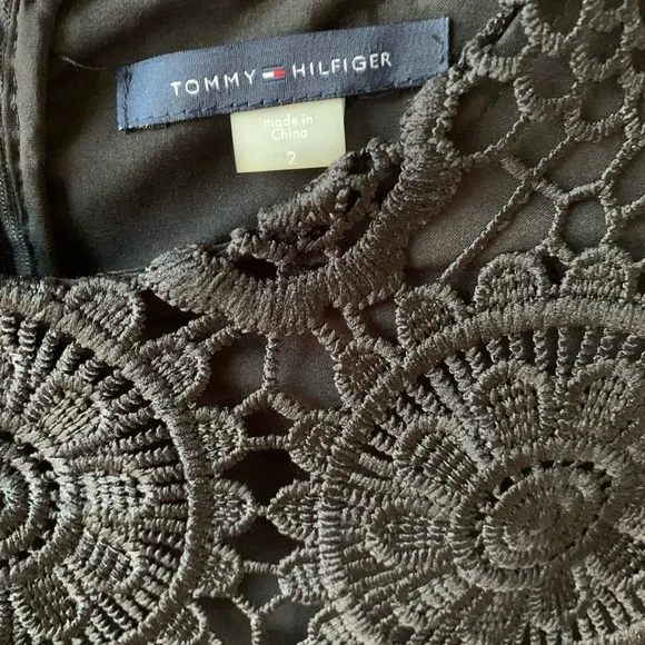 NWT Tommy Hilfiger Holidays Black Embroidered Lace Scalloped Shift Dress size 2 - Picture 6 of 11